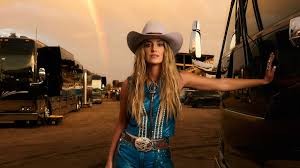 LAINEY WILSON - LA SENSACIÓN DEL COUNTRY